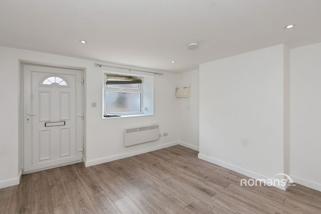 Property photo 2 of 10 Pbox-Img.Jpg