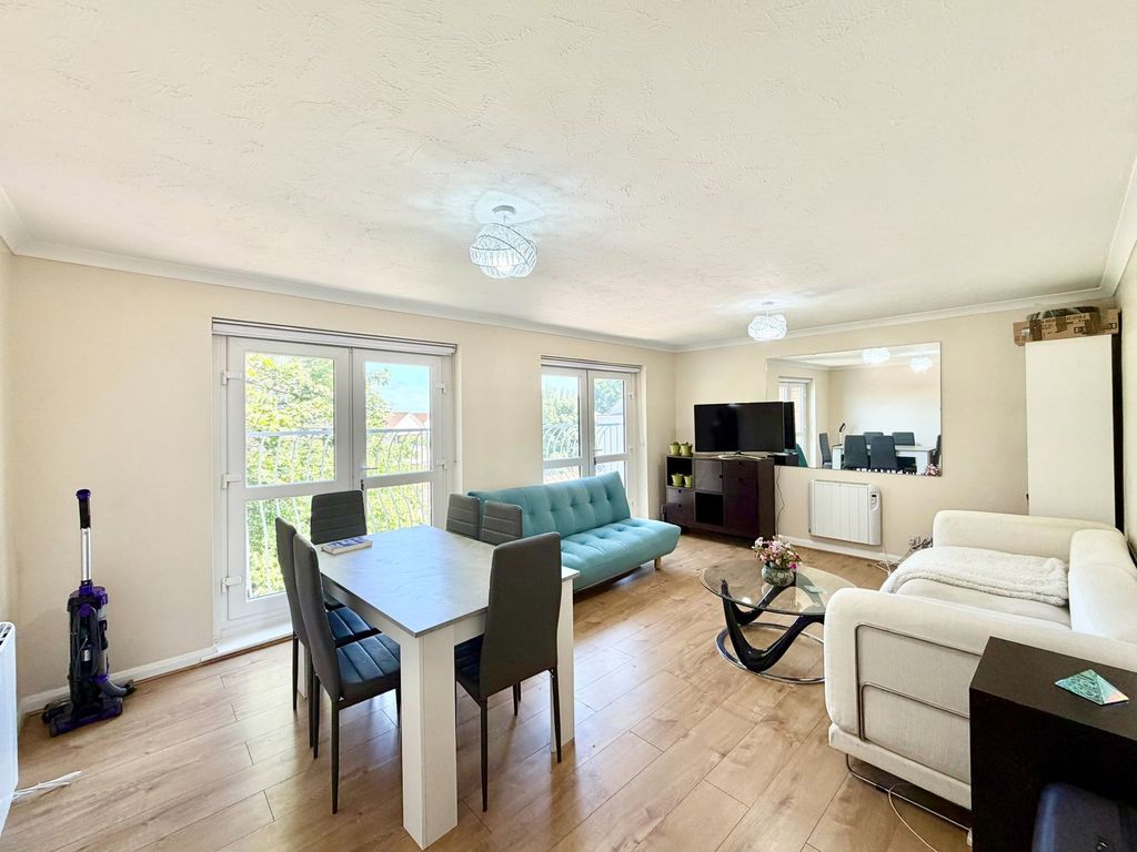Property photo 2 of 12