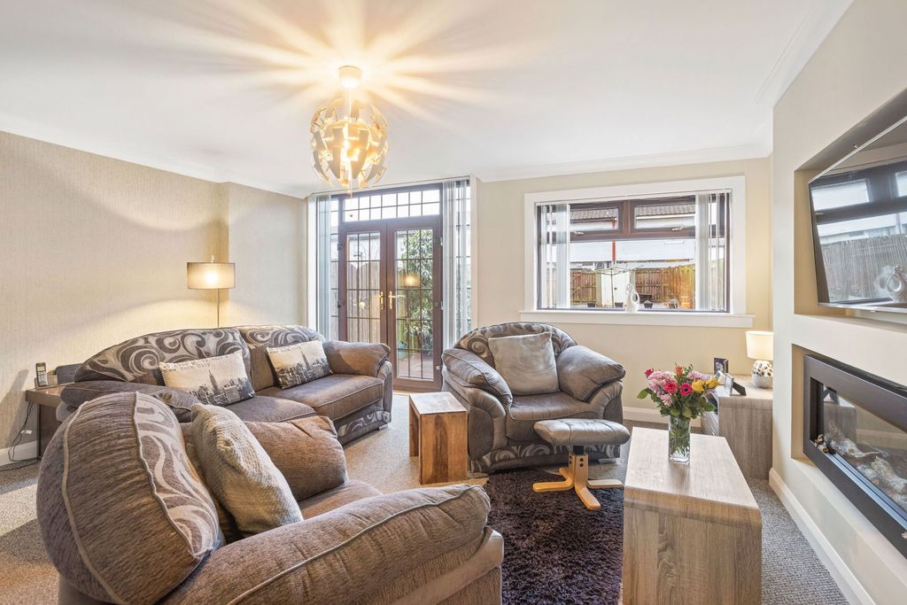 Property photo 2 of 24