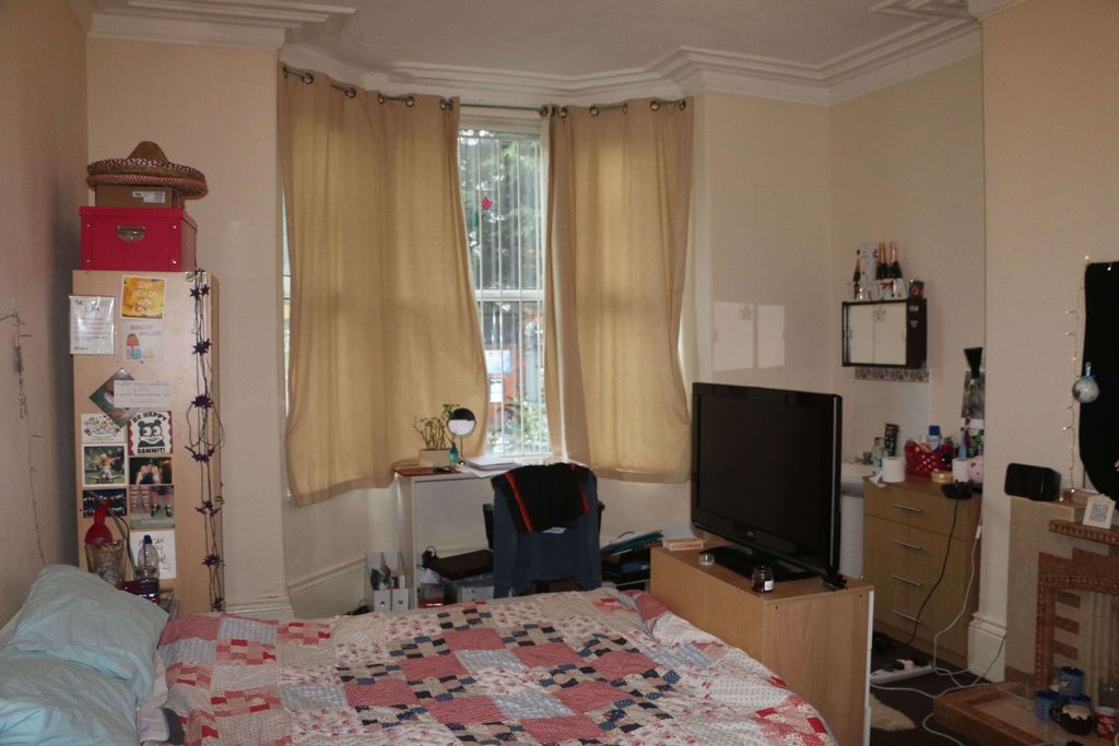 Property photo 3 of 18