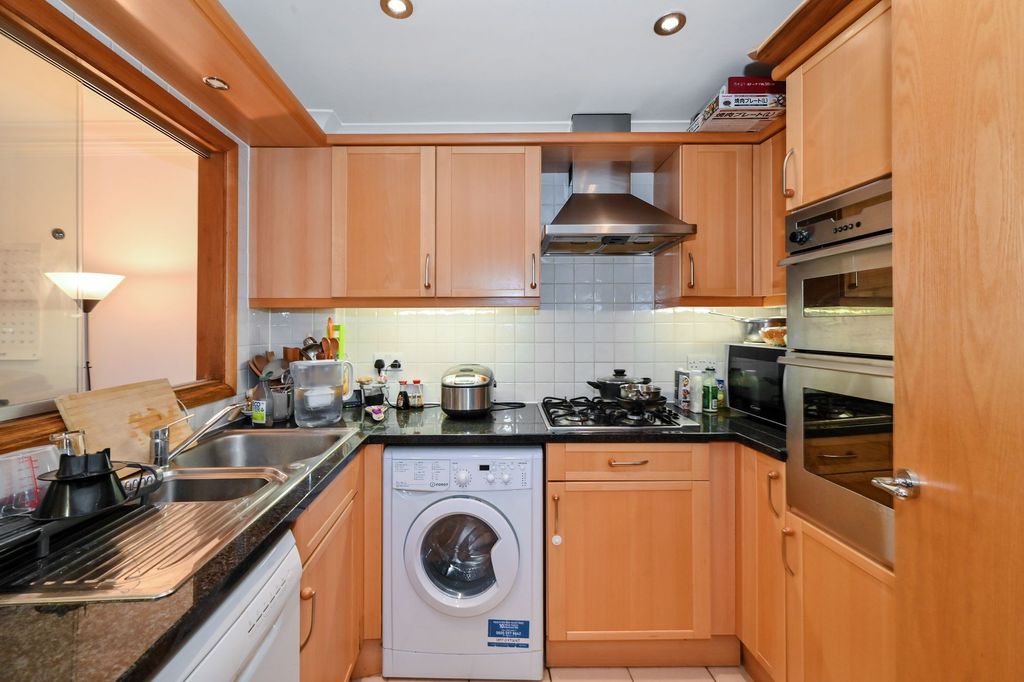 Property photo 3 of 11