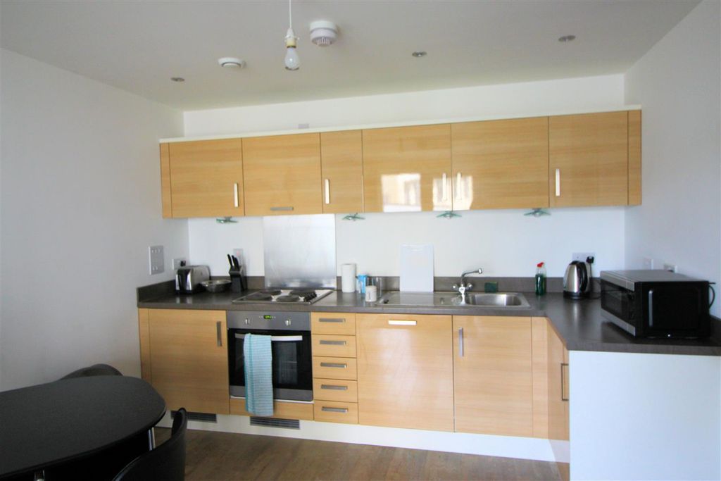 Property photo 3 of 5 Kitchen