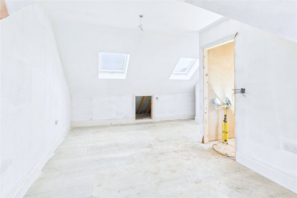 Property photo 3 of 7 Picture No. 06