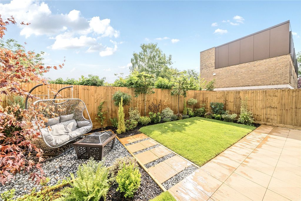 Property photo 3 of 11 Picture No. 23