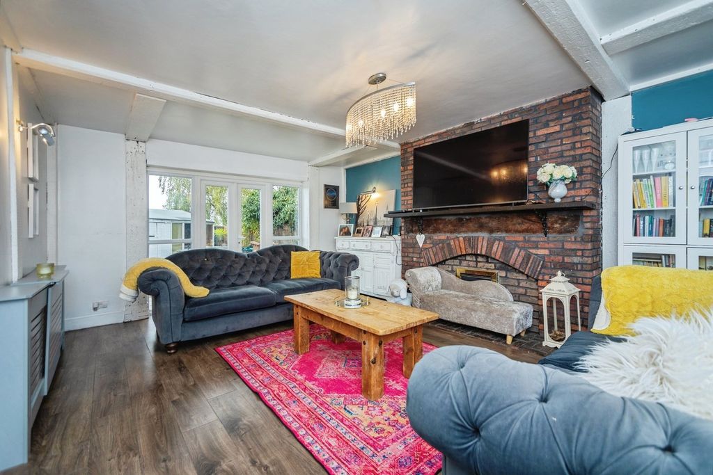 Property photo 2 of 30