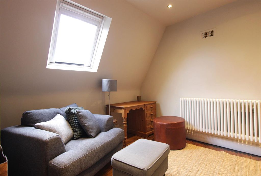 Property photo 3 of 11 Flat 1 Gc .Jpg