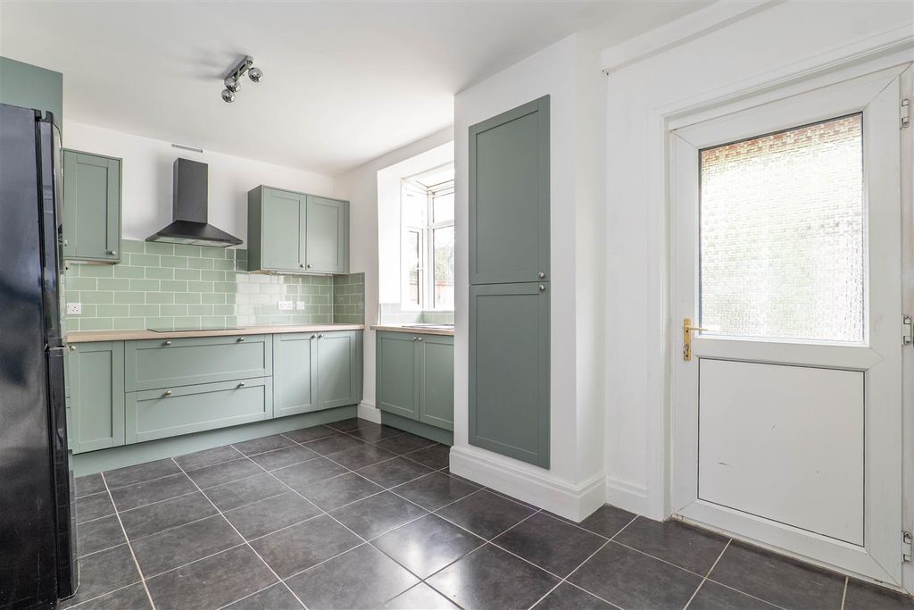 Property photo 3 of 19 Kitchen/Diner