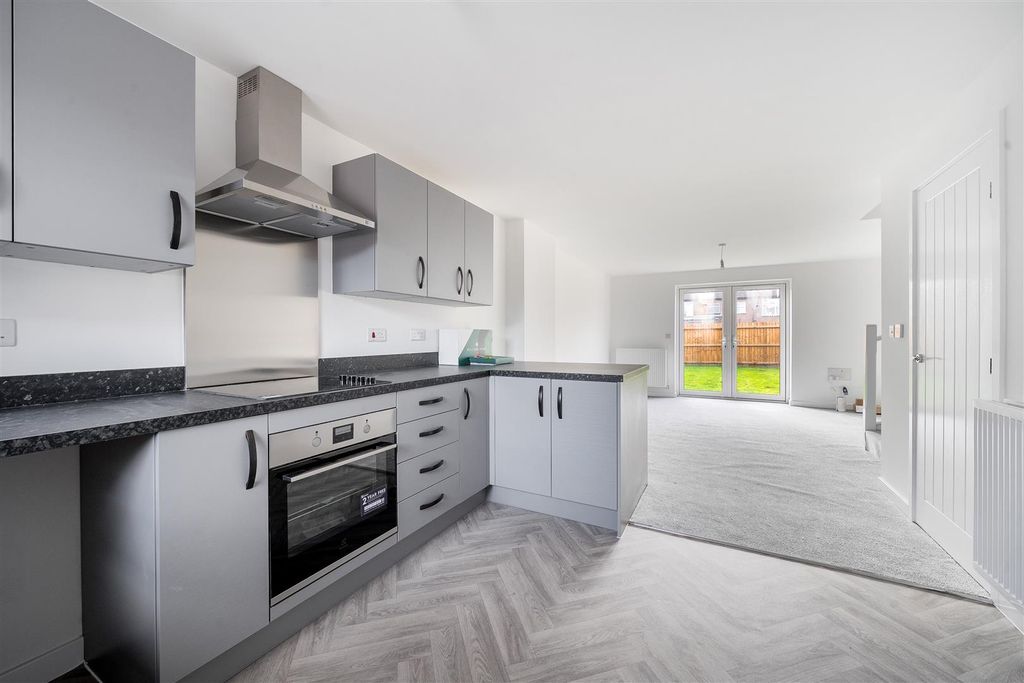 Property photo 2 of 10 1394340-7-694Bcd5cd3Dd8.Jpg