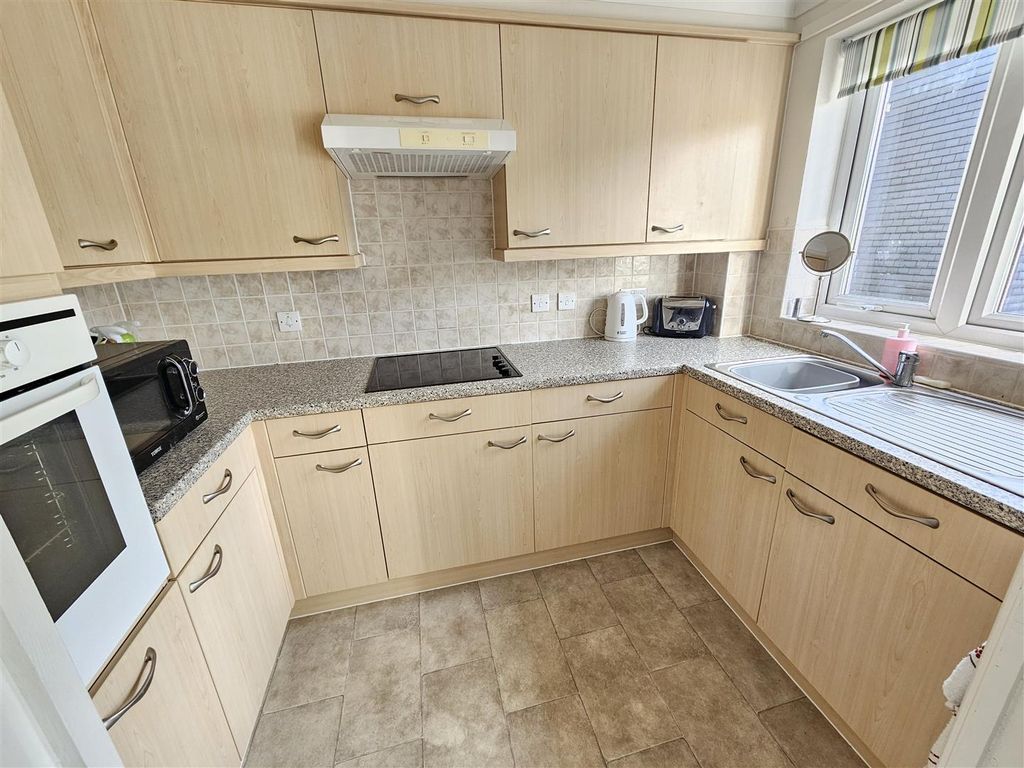 Property photo 3 of 17 Kitchen.Jpg