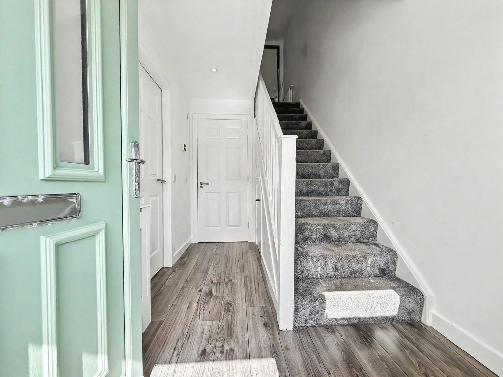 Property photo 2 of 23