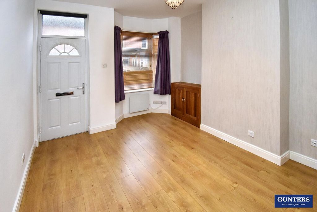 Property photo 2 of 12 Hallway