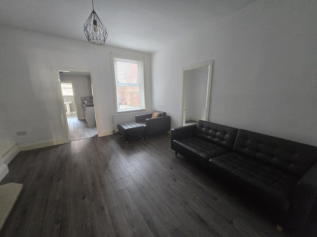 Property photo 2 of 6 Living Room