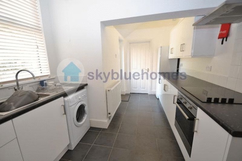 Property photo 3 of 9 Photo 5