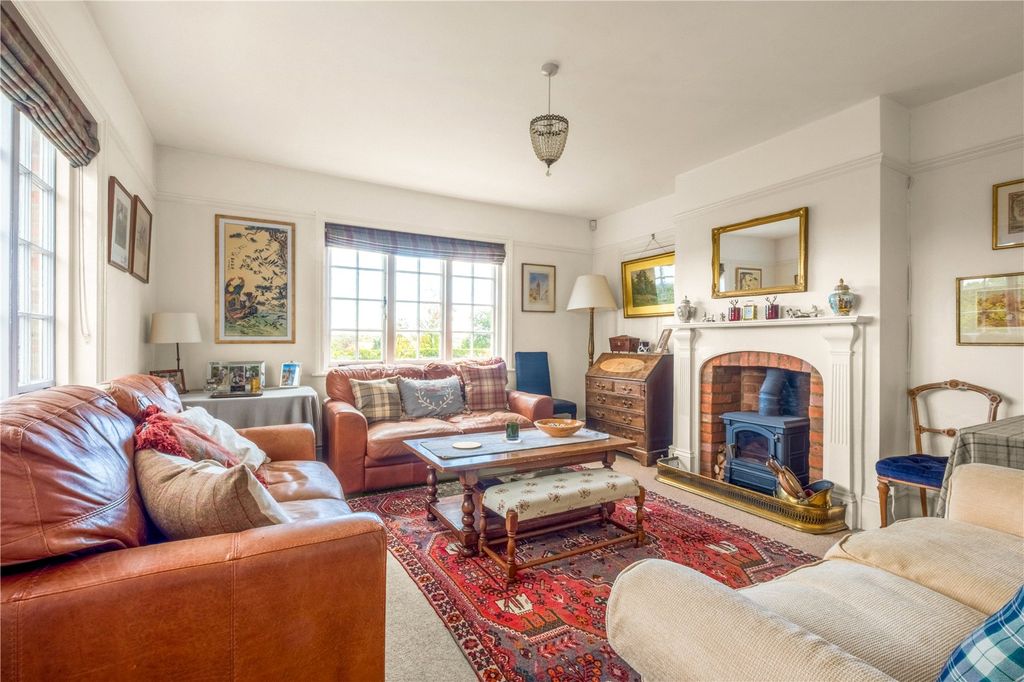 Property photo 3 of 21 Sitting Room