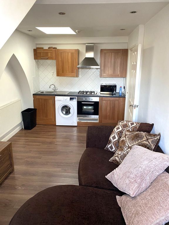 Property photo 1 of 3