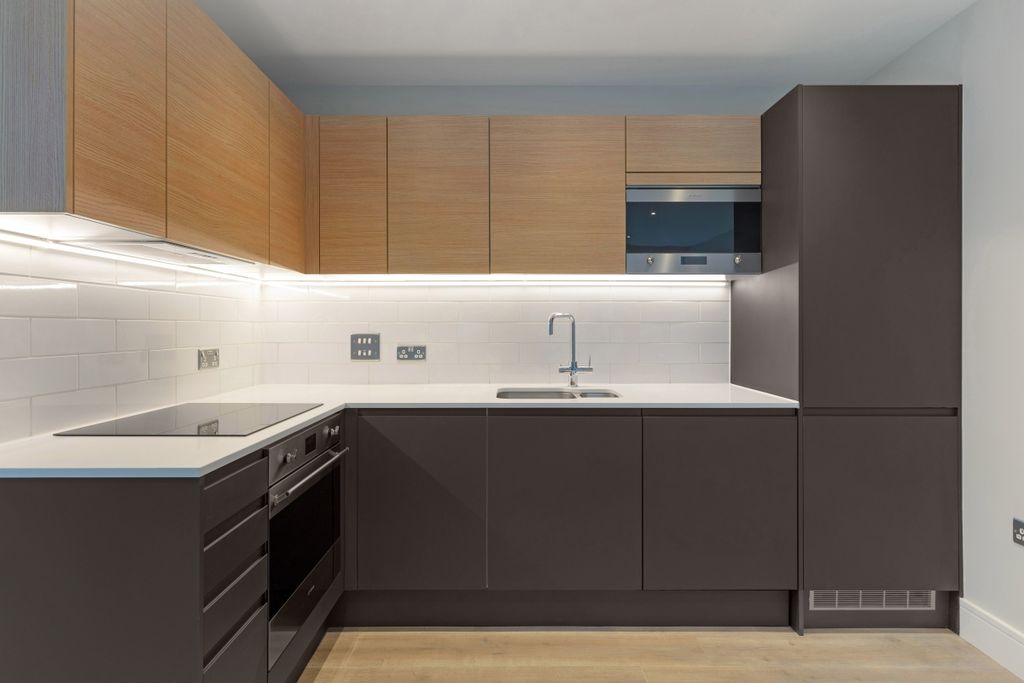 Property photo 1 of 19 Moluccas-Point