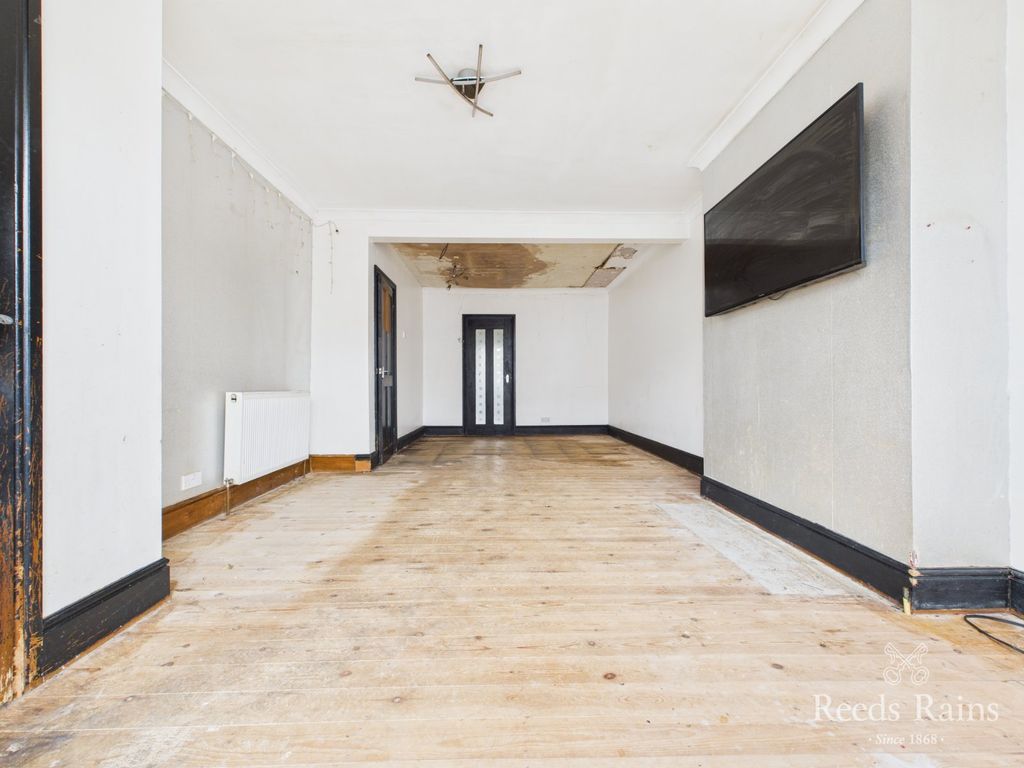 Property photo 2 of 14 Sitting/Dining Room