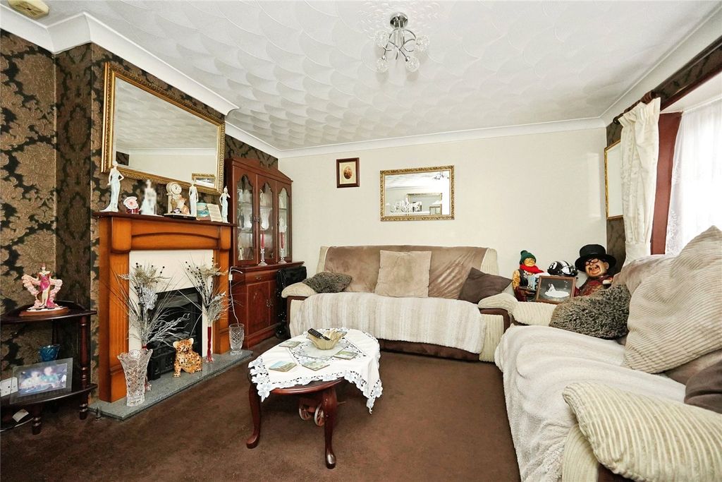 Property photo 3 of 34 Picture No. 02