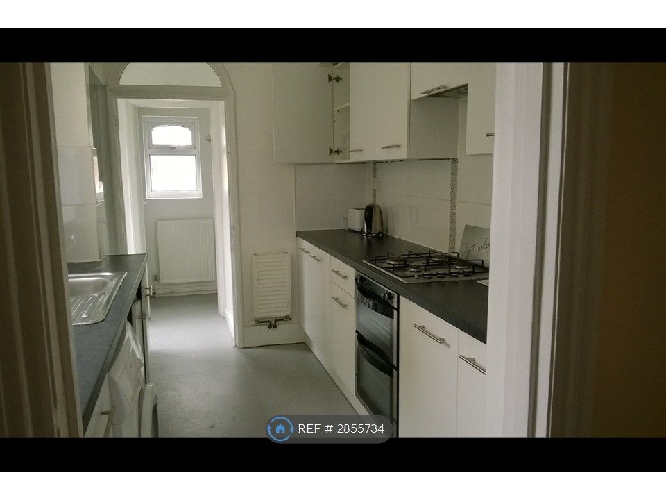 Property photo 2 of 15 Kitchen