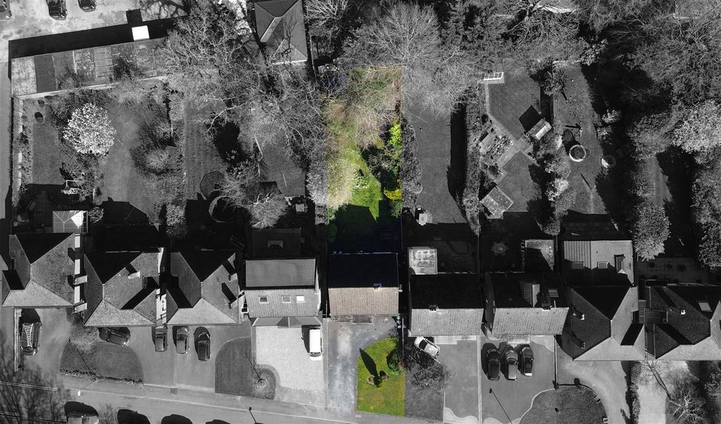 Property photo 2 of 22 Approach