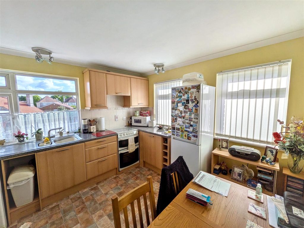 Property photo 2 of 12 Kitchen / Dining Room