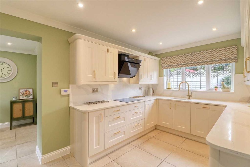 Property photo 3 of 23