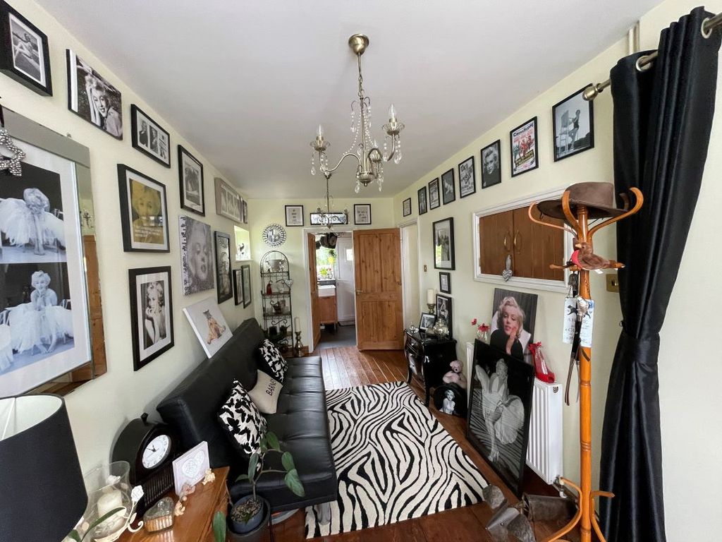 Property photo 3 of 37