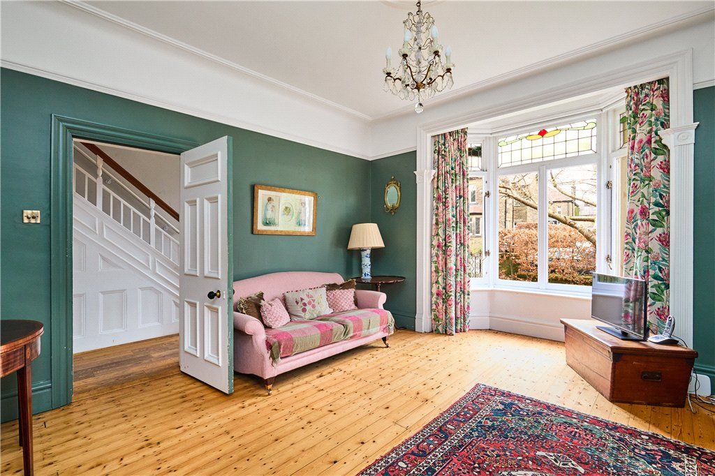 Property photo 3 of 19 Sitting Room