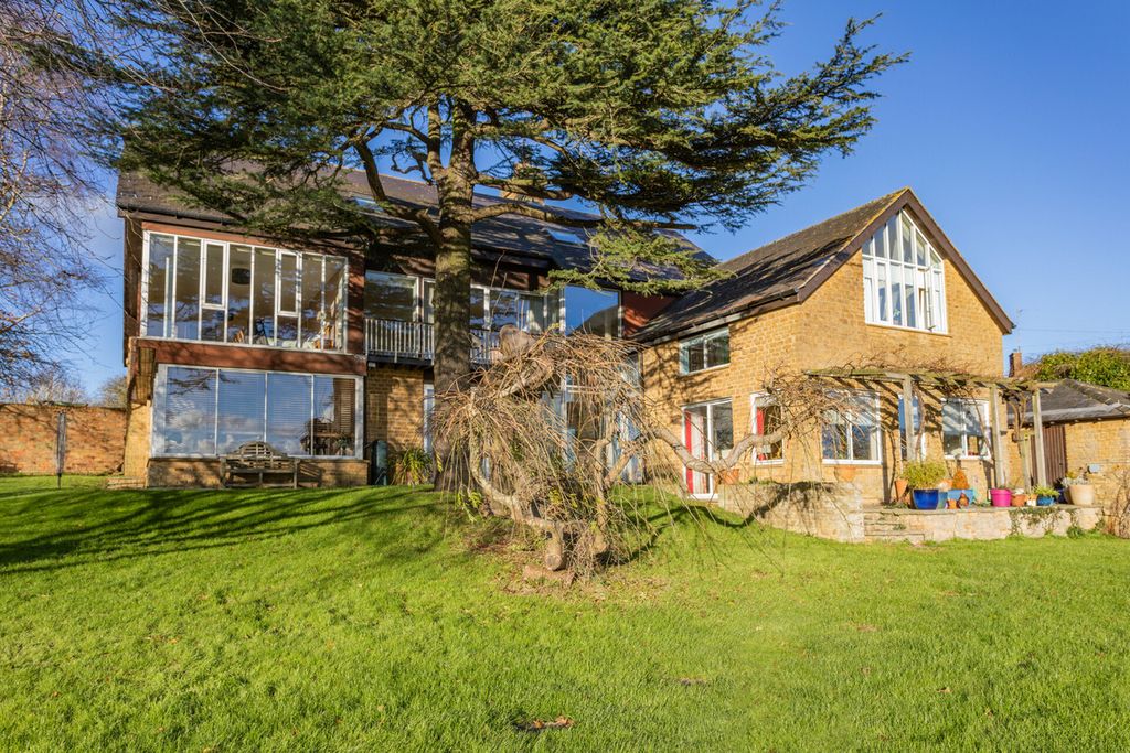Property photo 1 of 48