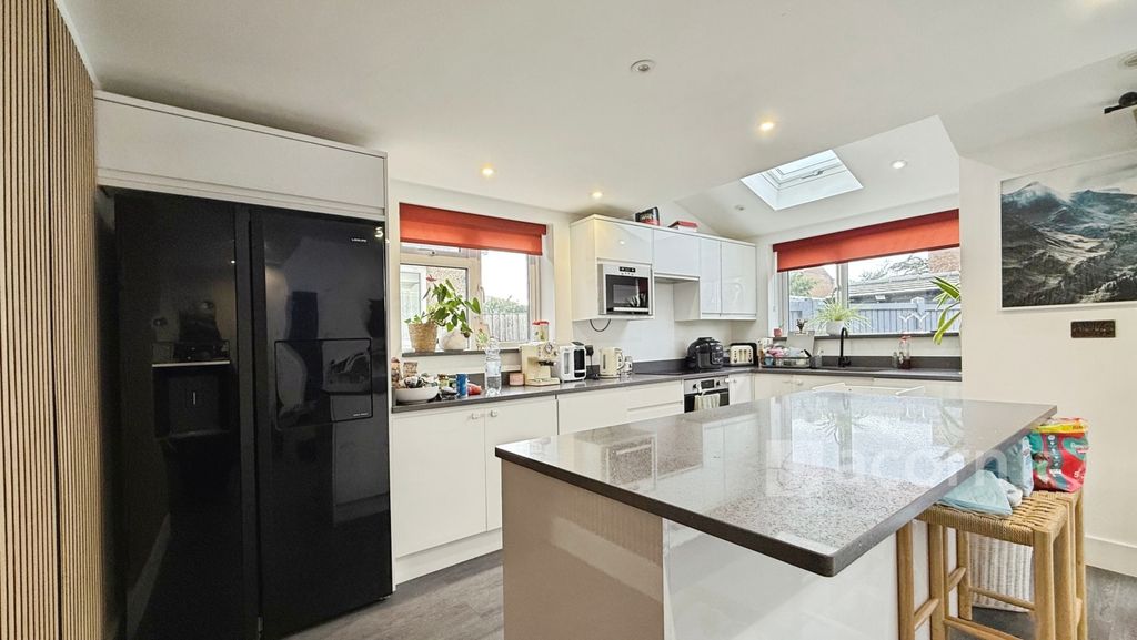 Property photo 3 of 14 E8B24541--47A7-Ae...