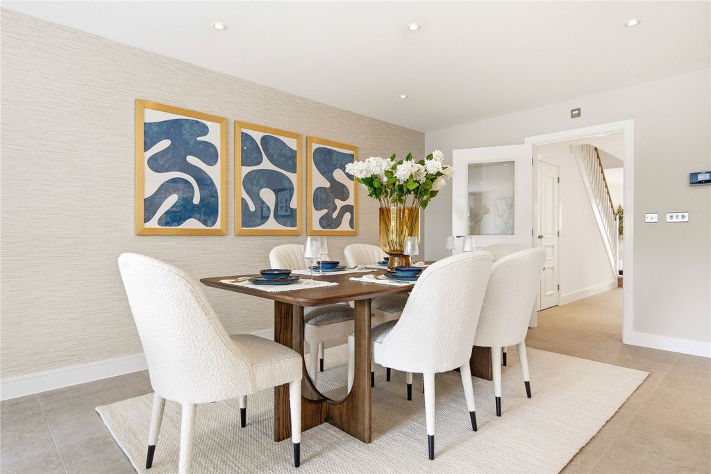 Property photo 3 of 15 Dining Area
