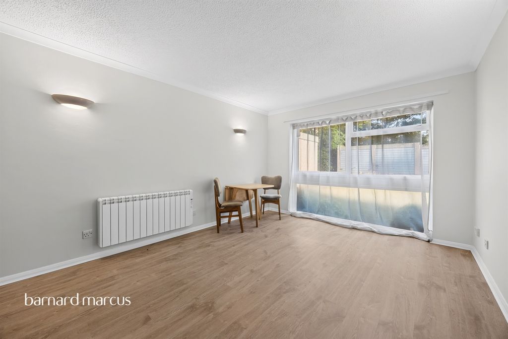 Property photo 3 of 9