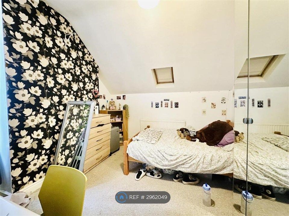 Property photo 3 of 26
