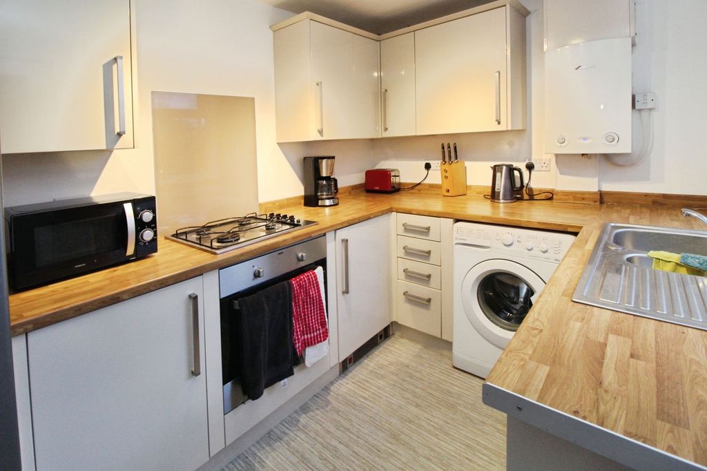 Property photo 3 of 16