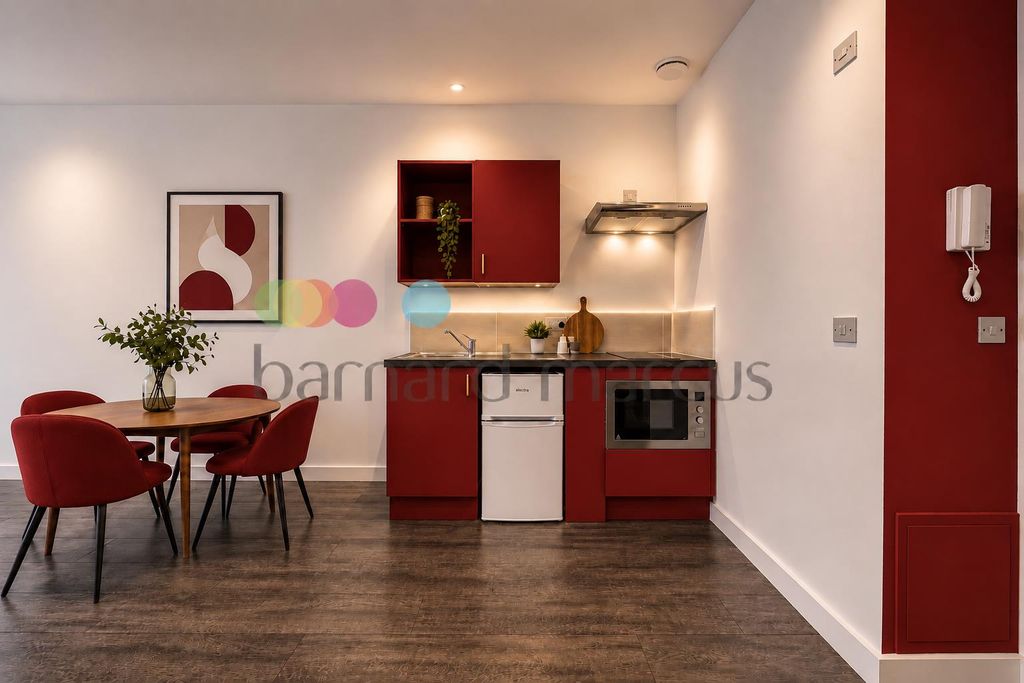 Property photo 2 of 6 Kitchen