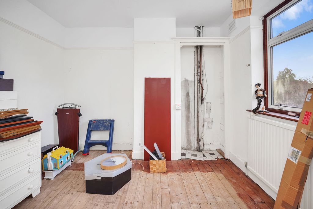 Property photo 2 of 23