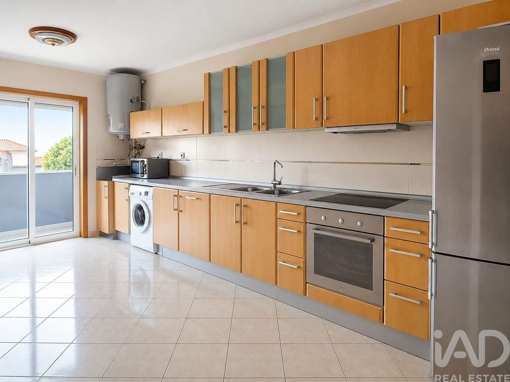 Property photo 2 of 38