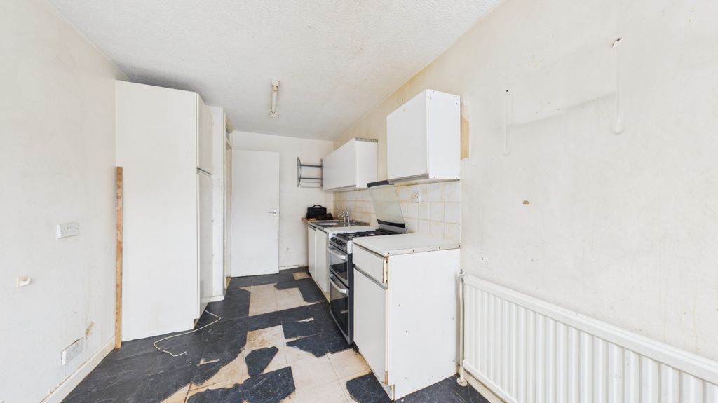 Property photo 3 of 12 Picture No. 24