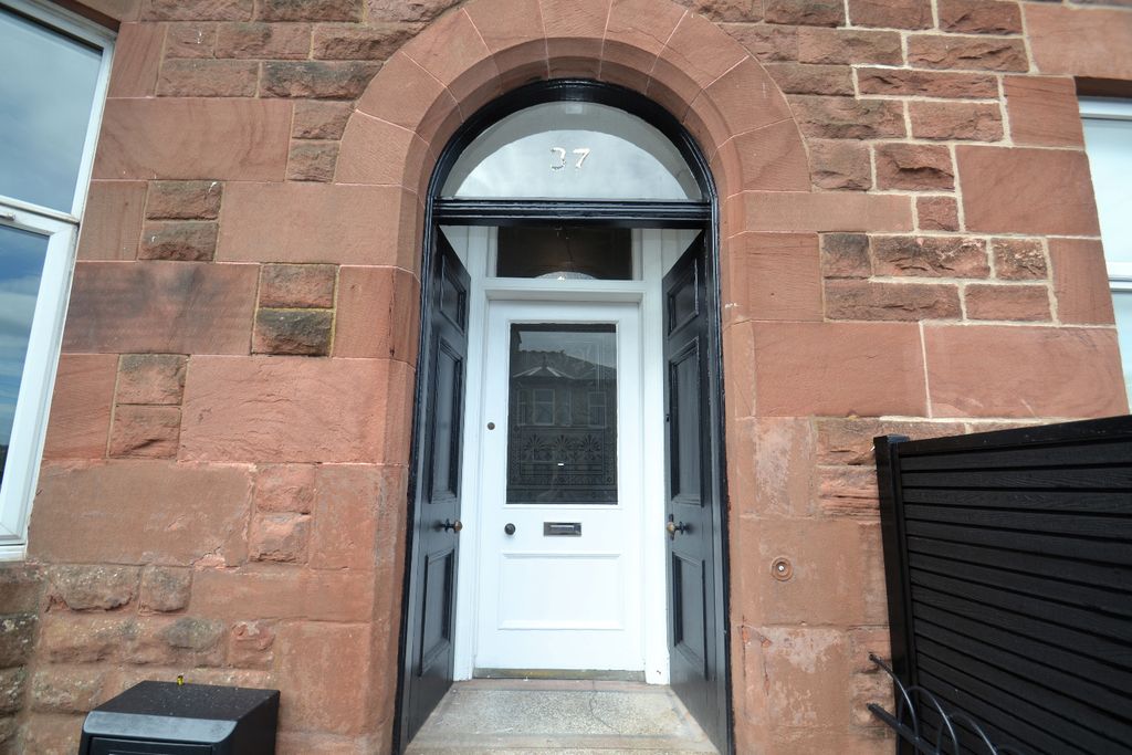 Property photo 2 of 34 3831743