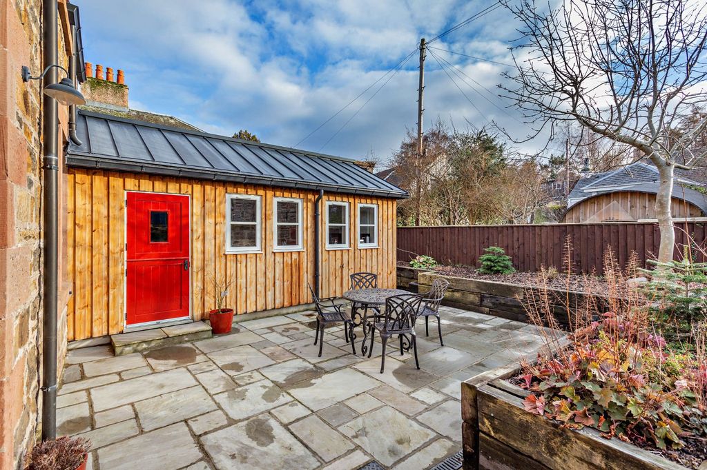 Property photo 2 of 19 Signalman's Cottage