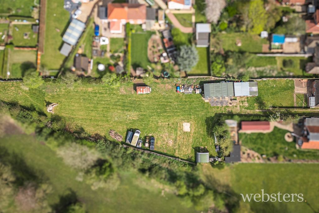 Property photo 2 of 24