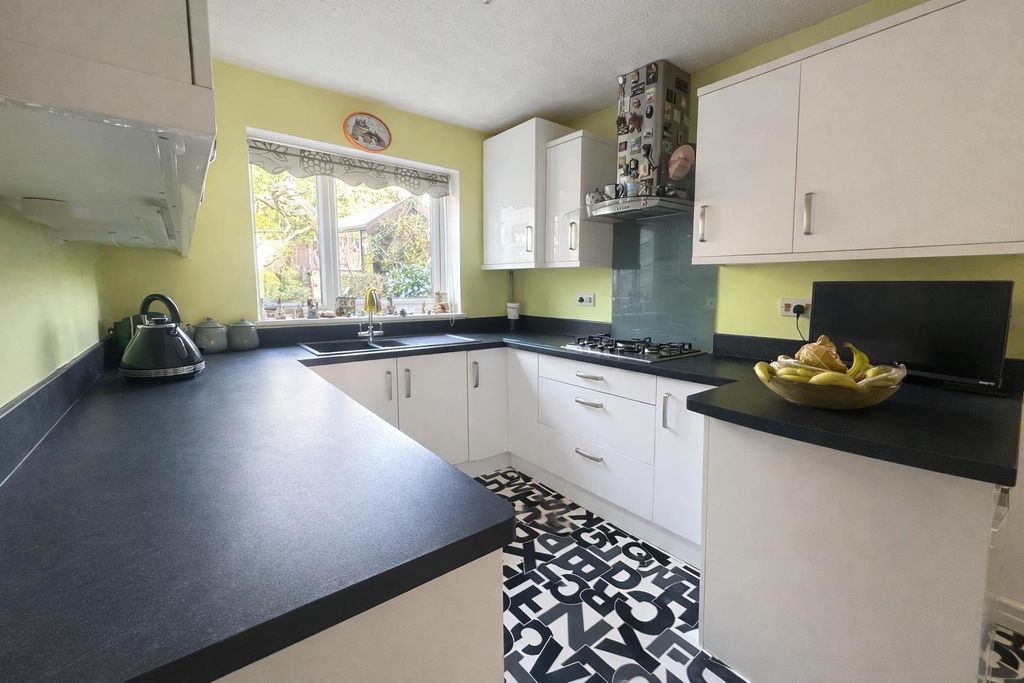 Property photo 2 of 13 Kitchen.Png