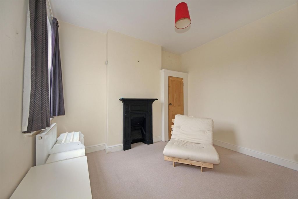 Property photo 3 of 6