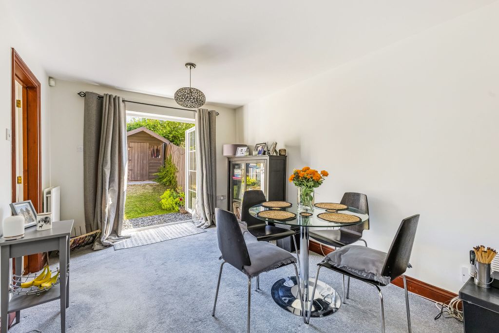 Property photo 3 of 21