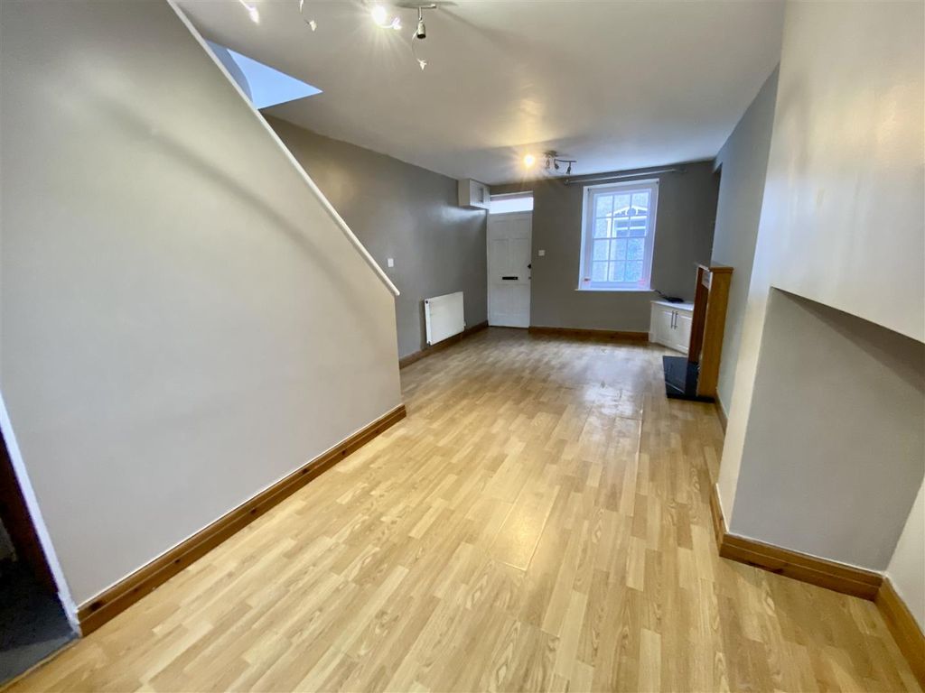 Property photo 3 of 10 7C5Aa9C6-43B5-459E-8Bf5-74B6E3117958.Jpeg