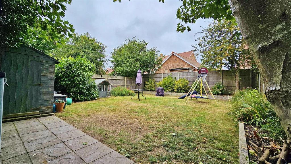 Property photo 2 of 13 Private Garden