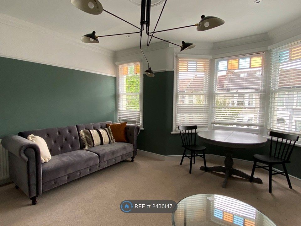 Property photo 3 of 11 Living Room