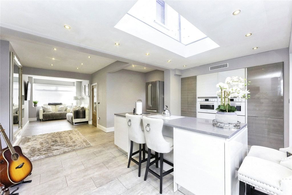 Property photo 2 of 20 Picture No. 32