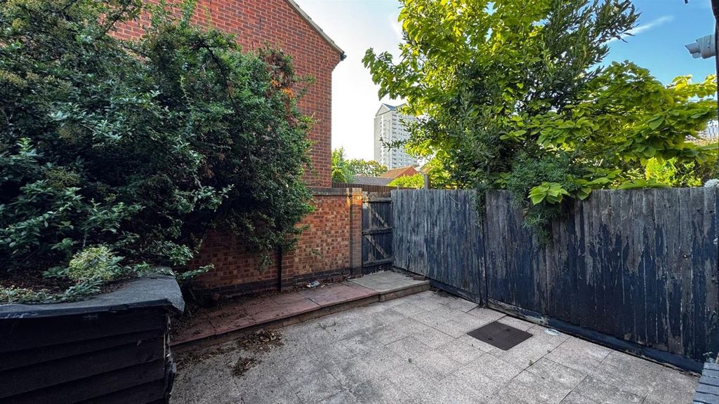 Property photo 3 of 6