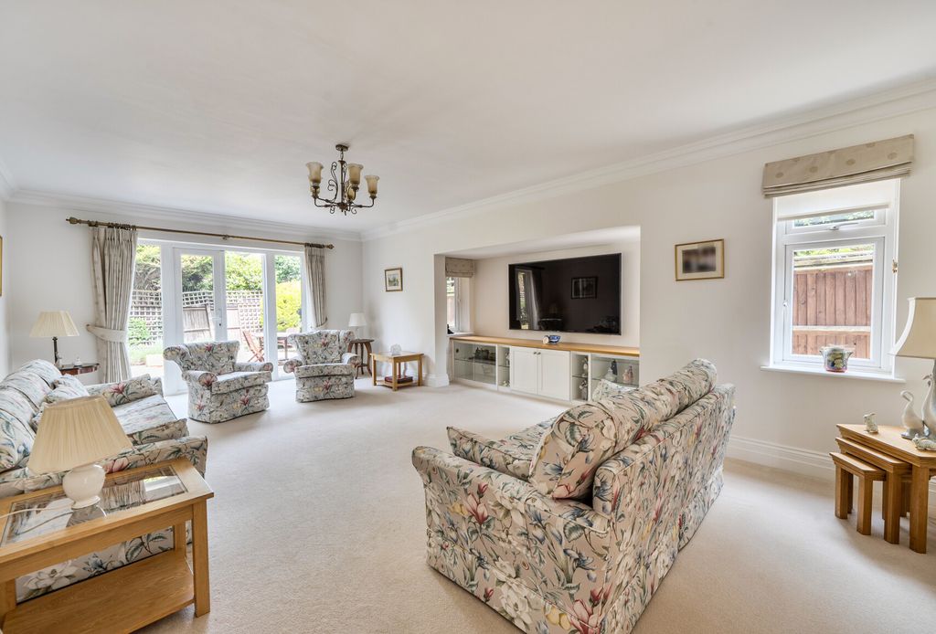 Property photo 2 of 25 1464556-9-6A18507...
